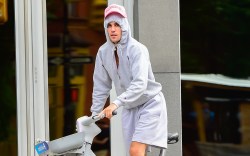 NEW YORK, NEW YORK - AUGUST 28: Justin Bieber is seen biking on August 28, 2023 in New York City. (Photo by Raymond Hall/GC Images)