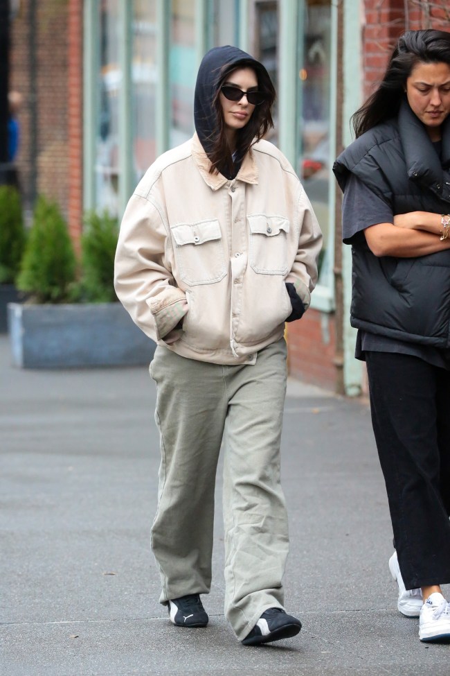 NEW YORK, NY - APRIL 01: Emily Ratajkowski is seen on April 01, 2024 in New York City.  (Photo by Ignat/Bauer-Griffin/GC Images)